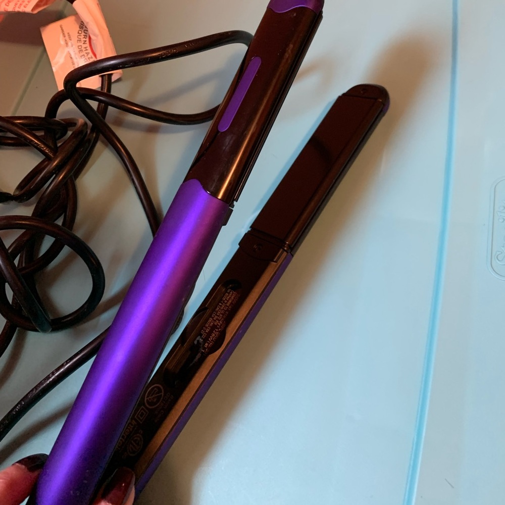 Ion sleek hair straightener